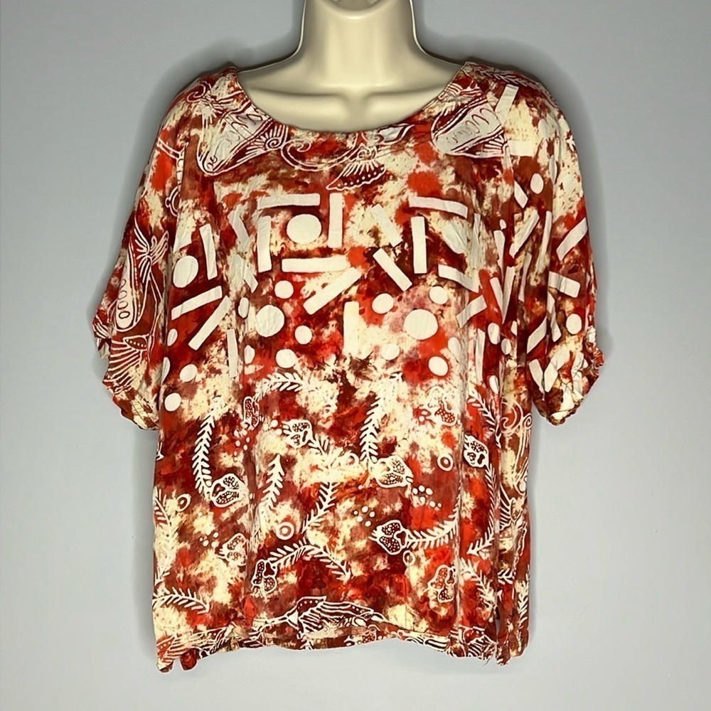 PASSPORTS OF PIER 1 IMPORTS LARGE AND ORANGE CREAM TIEDYE BLOUSE